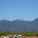 Hotel Dependance Dell'hotel Sole E Mare Camaiore