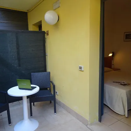 Hotel Dependance Dell'hotel Sole E Mare 3*