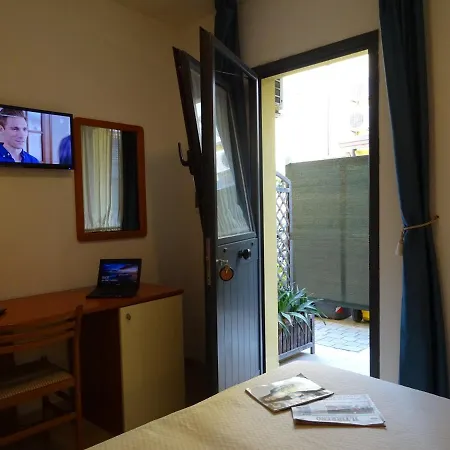 Hotel Dependance Dell'hotel Sole E Mare 3*