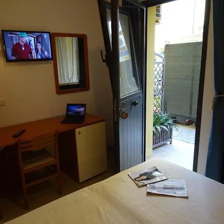 Dependance Dell'hotel Sole E Mare فندق كامايوري