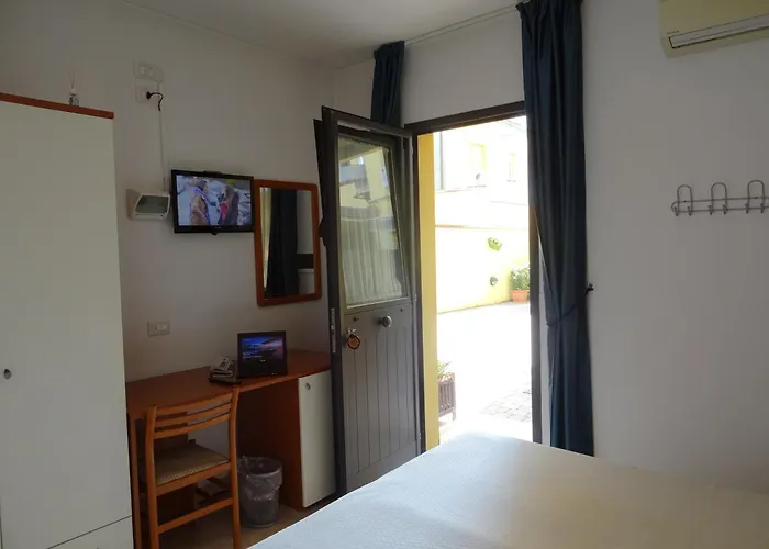 Dependance Dell'hotel Sole E Mare מלון קמאיורה